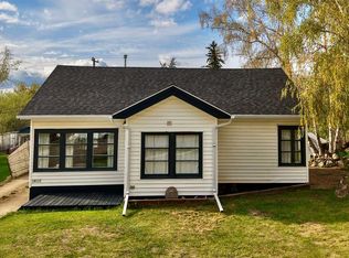 10122 S 106th Ave, Peace River, AB T8S1K9