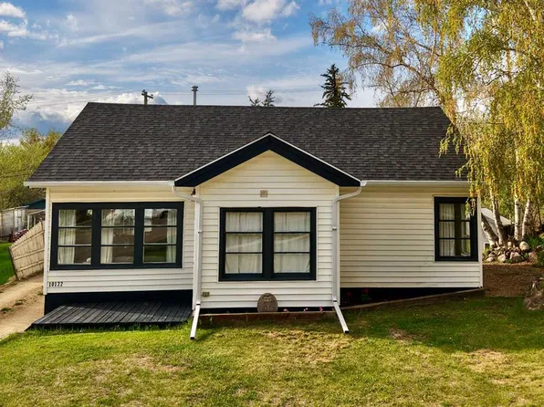 10122 S 106th Ave, Peace River, AB T8S 1K9