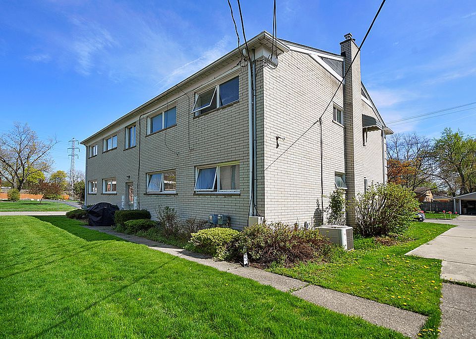 2nd image of 2208 Essex St #1