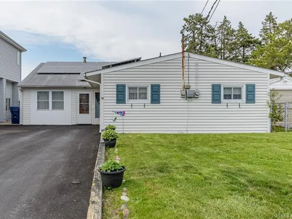 14 Lake Saint Claire Dr, Little Egg Harbor, NJ 08087