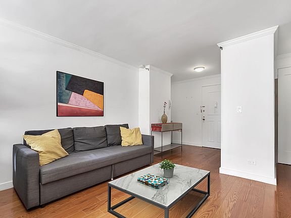 4th image of 153 E 57th St APT 3F