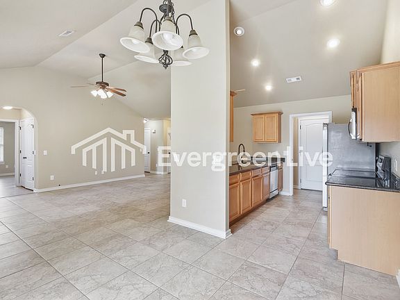5th image of 1119 River Oak St