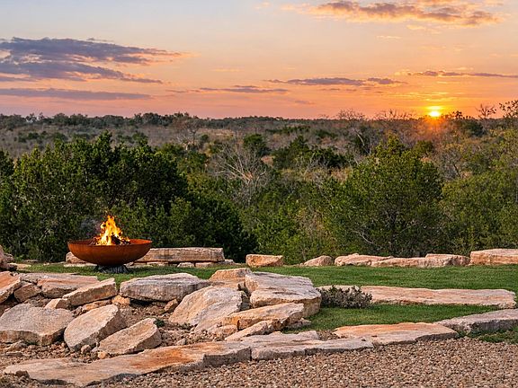 2nd image of 582 Delaware Creek Rd