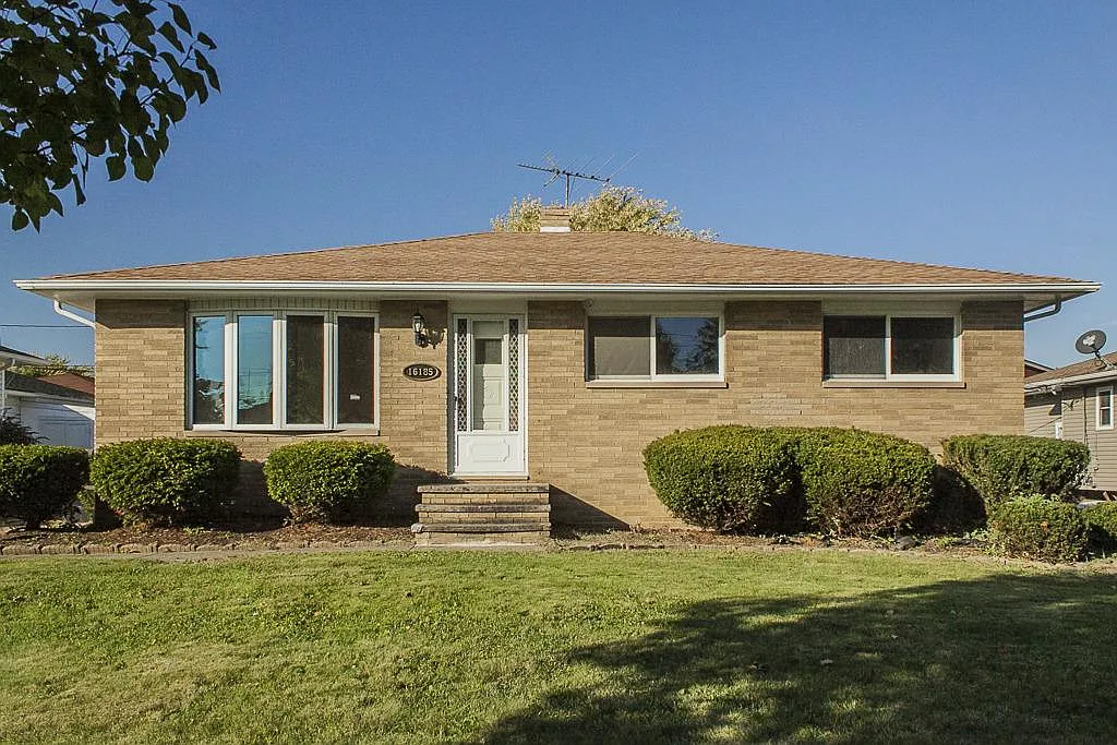 16185 S Glenn Dr photo 1