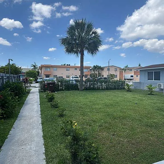 View to the (19th) Street from front porch patio