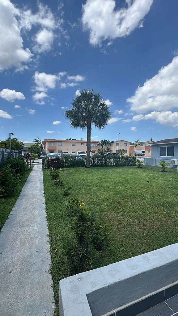 View to the (19th) Street from front porch patio - 360 W 19th St #4