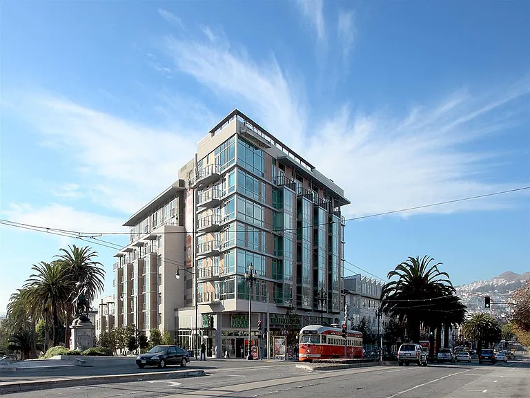 38 Dolores — Photo 8