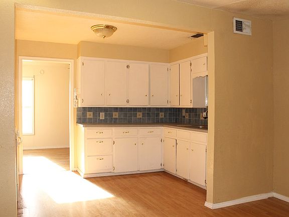 3rd image of 3139 Adams Ave