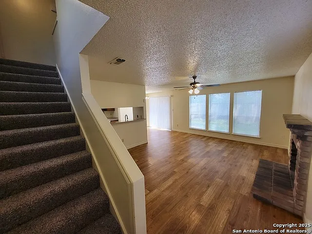 2 bed, 2.5 bath, 1160 sqft, $1,285 — Photo 3