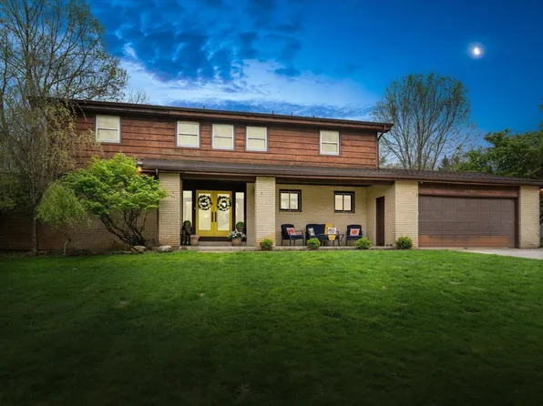 21348 Elkton Dr, South Bend, IN 46628