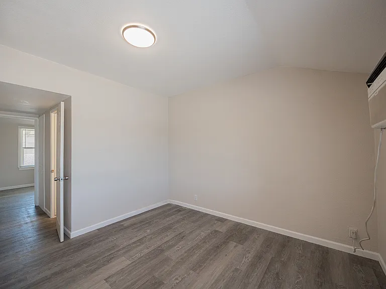 864 E Chandler Blvd, Chandler Az — Photo 7