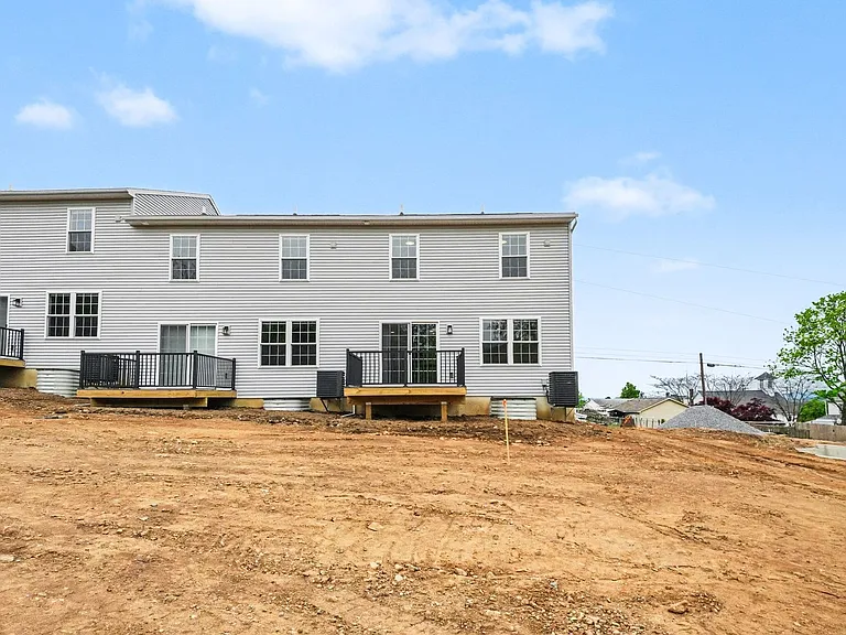 22 Sand St — Photo 24