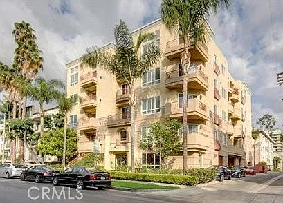 2 bed, 1336 sqft, $3,900 — Photo 1