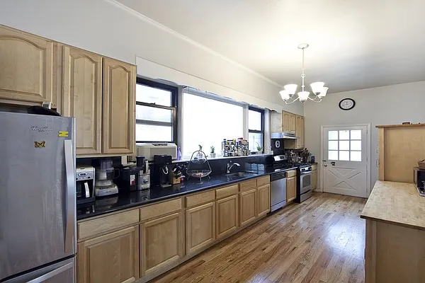 Rented by Bold New York | media 22