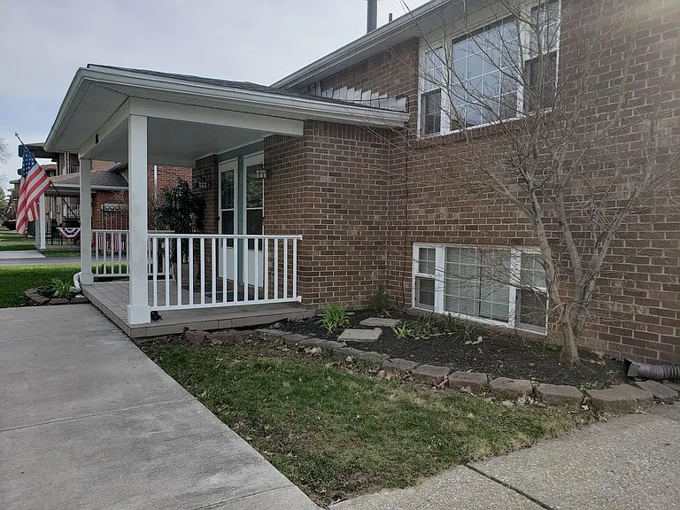 286 Robert Dr #2 — Photo 1