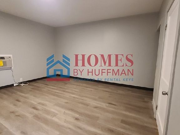 3rd image of 320 N Morton Ave