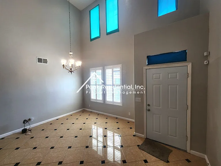 1119 Green Ridge Dr — Photo 4