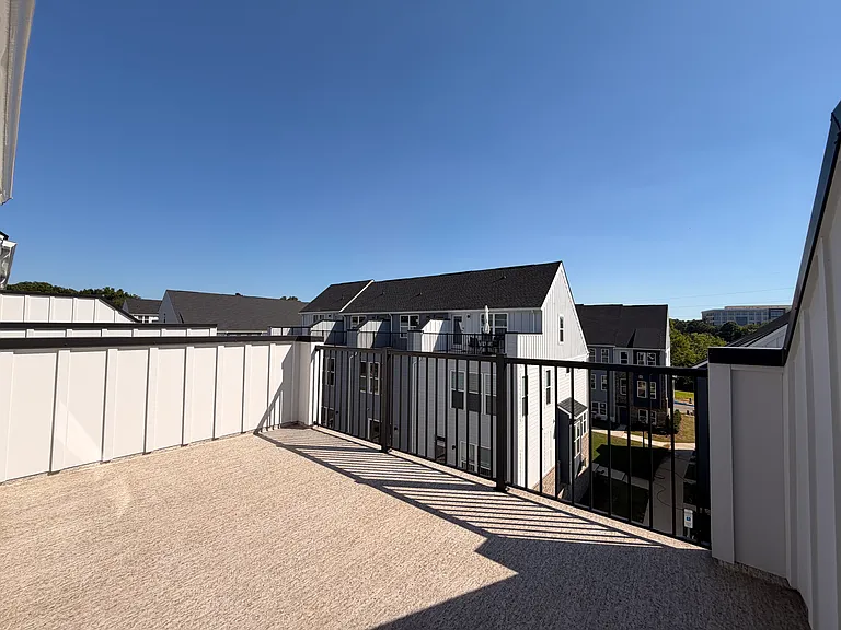 1344 Hamilton St — Photo 27