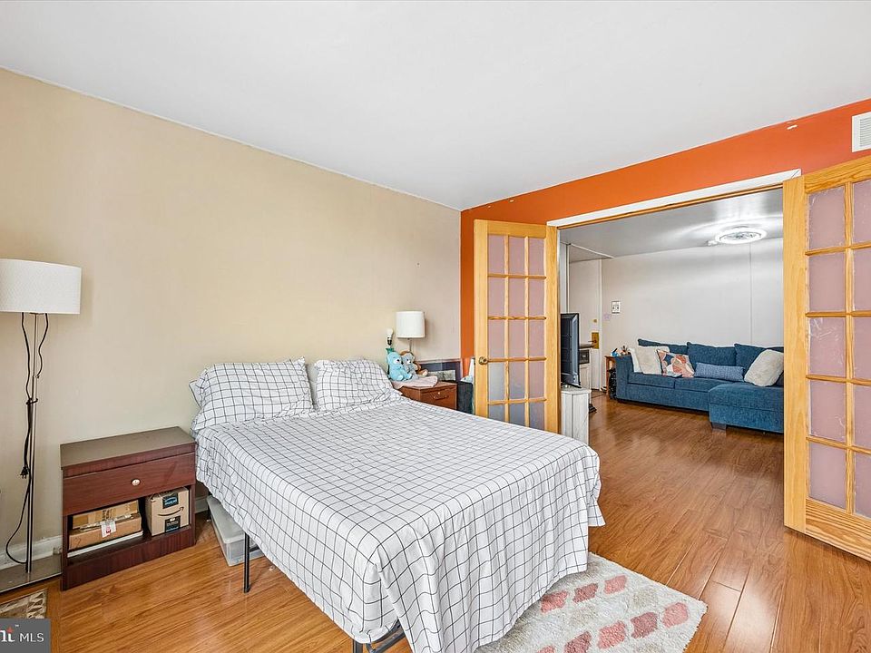 1st image of 3600 Conshohocken Ave APT 1001