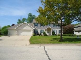 2960 Timberline Dr, Green Bay, WI 54313