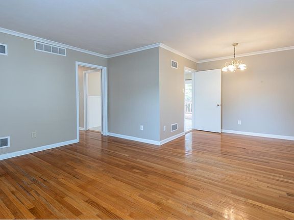 4th image of 1601 Willey St