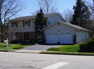 8873 Applecross Ln, Springfield, VA 22153