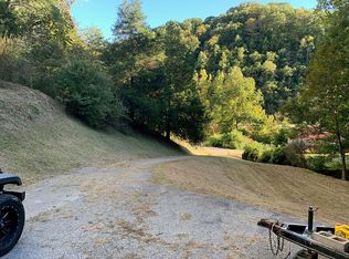 559 Hubert Hill Rd, Chapmanville, WV 25508