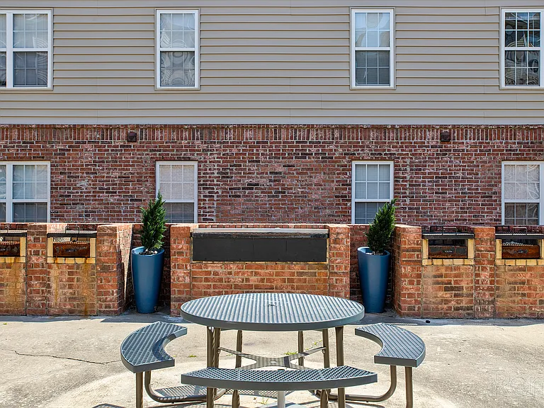 Glenrock Apartments — Photo 23