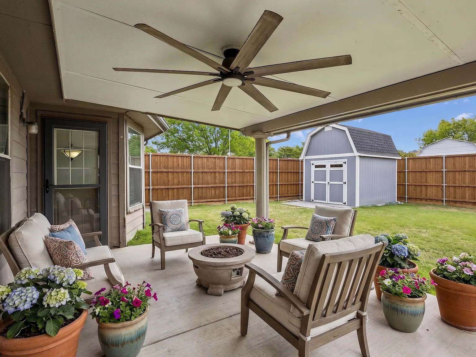 4 bed, 1979 sqft, $2,100 — Photo 3