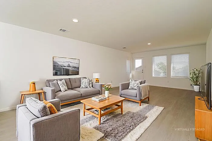 3 bed, 2.0 bath, 1402 sqft, $1,645 — Photo 4