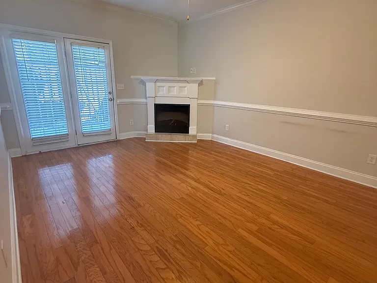 1418 Leigh Ct — Photo 5