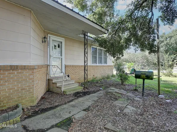 1001 Mimosa Lane Ln, Saint Martinville, LA 70582