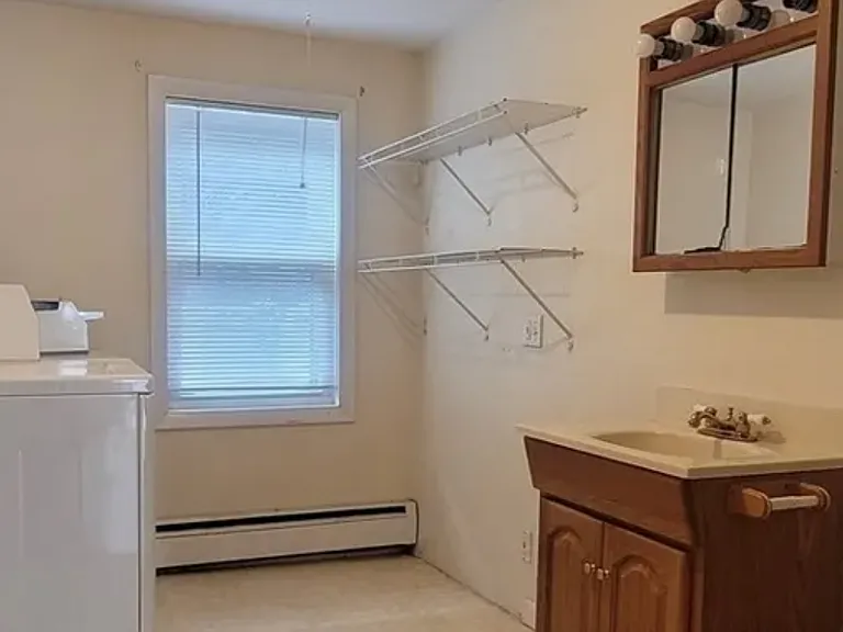 164 Bowen St #164 — Photo 3