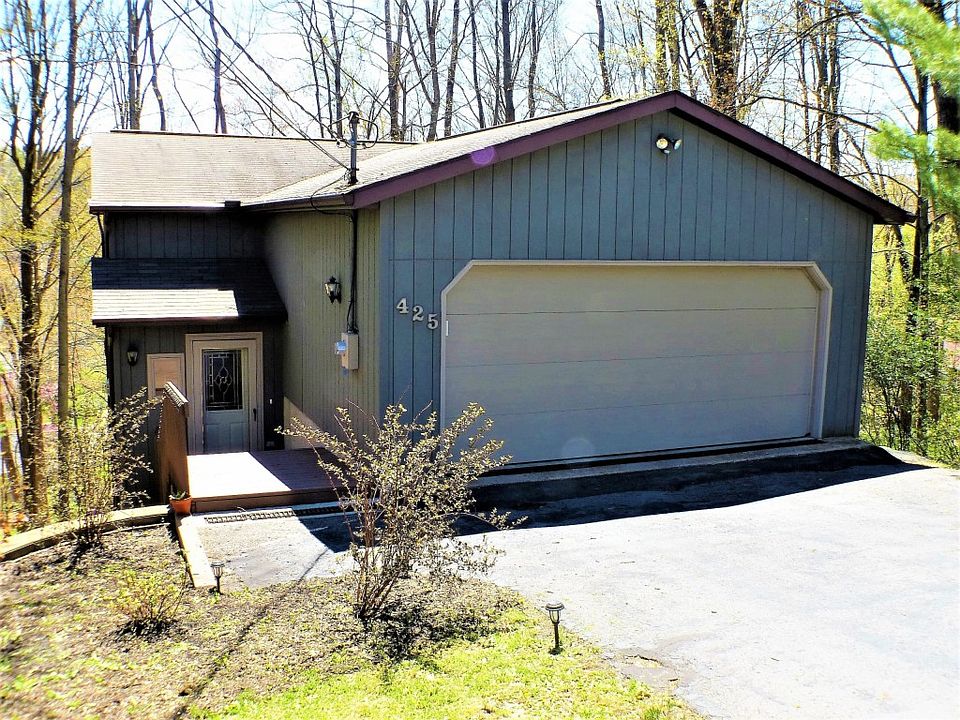 1st image of 425 Weymouth Cir