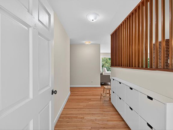 3rd image of 703 Caswell Rd