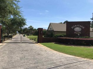 2072 Heritage Park Way, Navarre, FL 32566