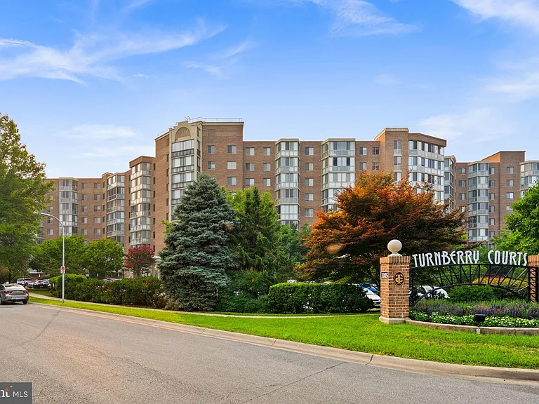 3005 S Leisure World Blvd #211 — Photo 2
