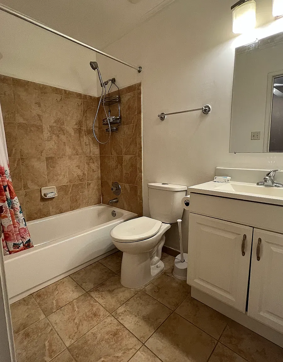 4 bed, 1560 sqft, $2,700 — Photo 3