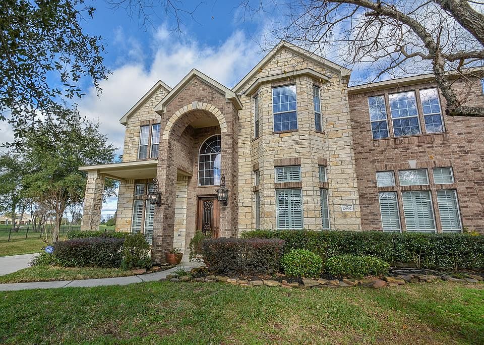 1st image of 10902 S Country Club Green Dr
