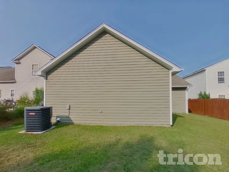 226 Blazer Dr — Photo 17