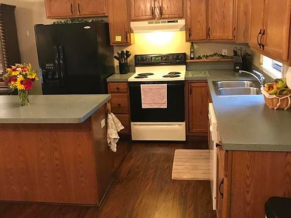4th image of 112 Wood Ln