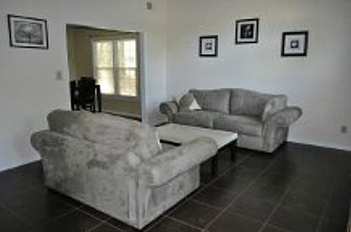 4th image of 912 Kentwell Ct