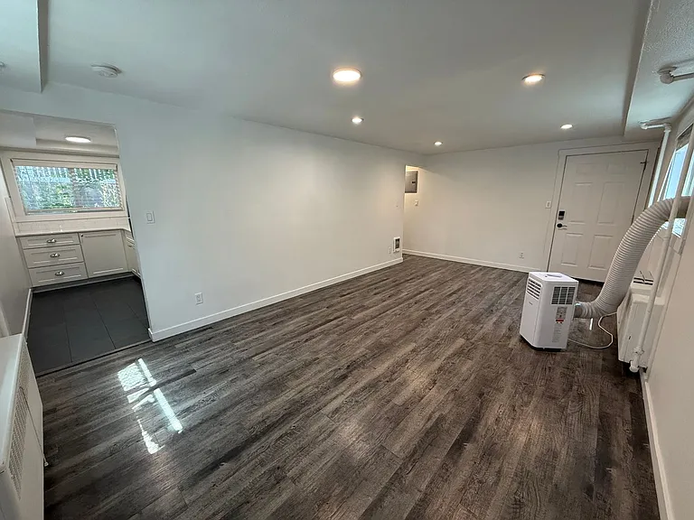 Taylor Apartments — Photo 13