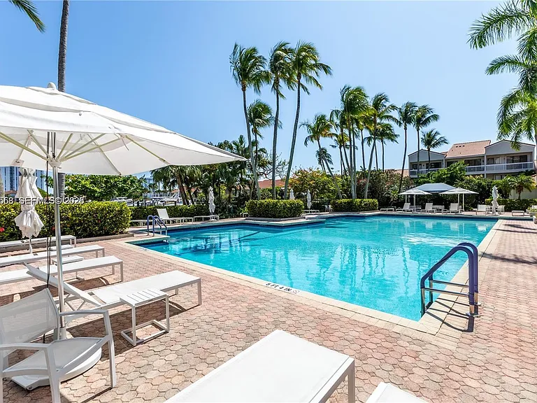 3640 Yacht Club Dr #1903 — Photo 30