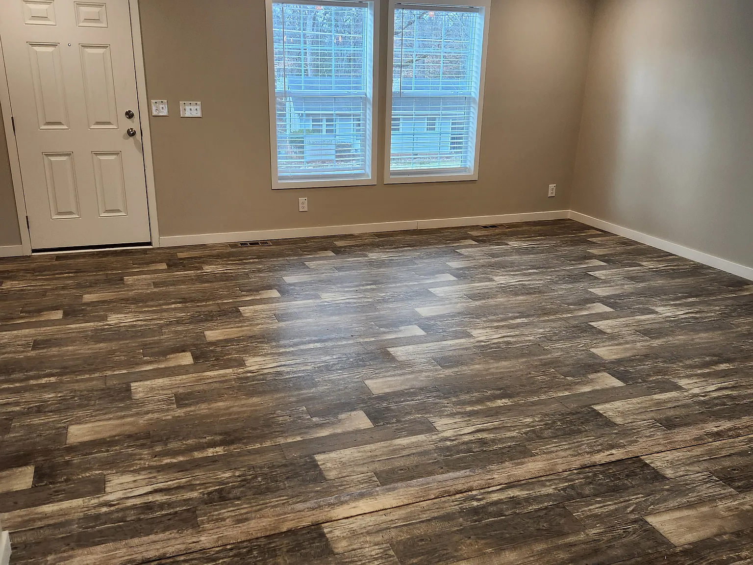3 bed, 1300 sqft, $1,800 — Photo 4