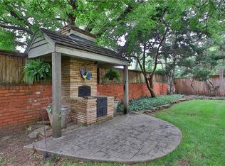 1706 Dorchester Dr, Nichols Hills, OK 73120