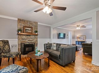 48 Medford Ave, Waynesville, NC 28786