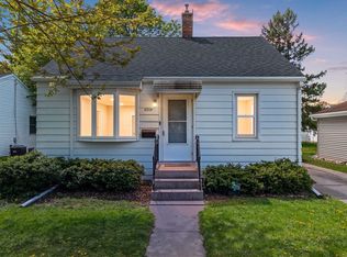 1715 Delaware St, Oshkosh, WI 54902