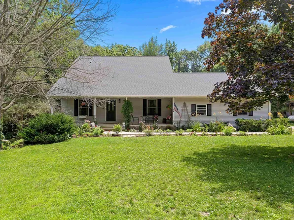 145 W Zimmerman Rd, East Peoria, IL 61611