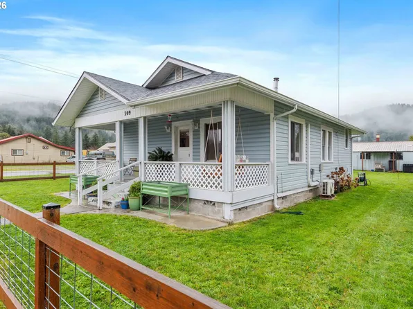309 4th Ave, Powers, OR 97466